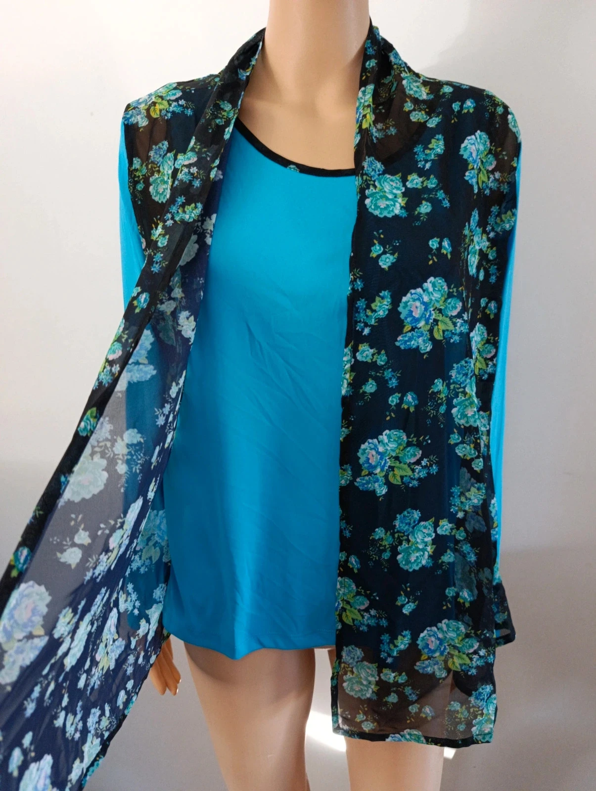 Haut femme Illusion bleu effet 2-en-1 avec voile fleuri – Taille M (8) – photo 4